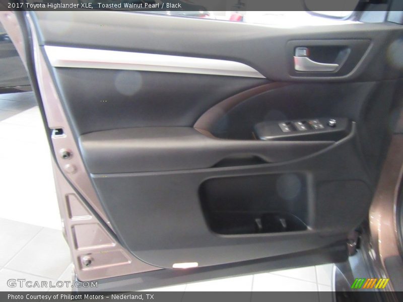 Toasted Walnut Pearl / Black 2017 Toyota Highlander XLE