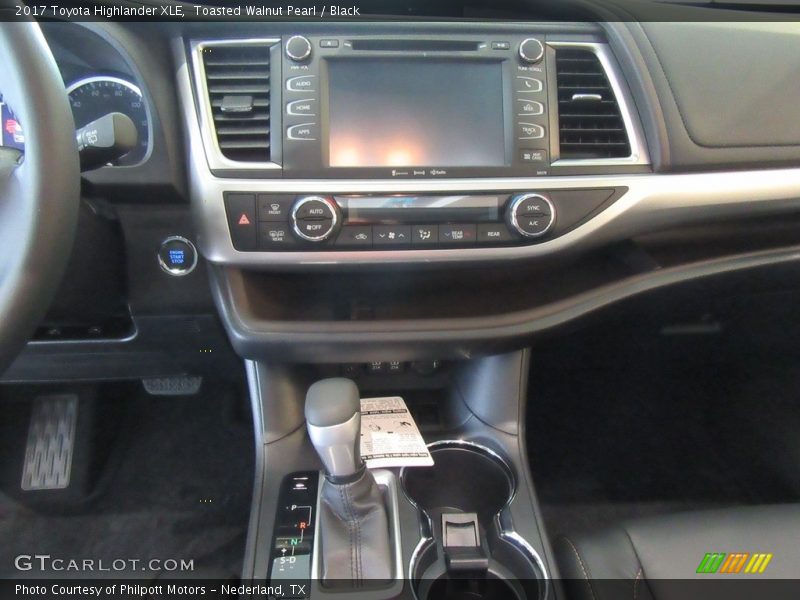 Toasted Walnut Pearl / Black 2017 Toyota Highlander XLE