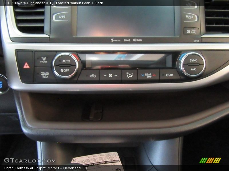 Toasted Walnut Pearl / Black 2017 Toyota Highlander XLE