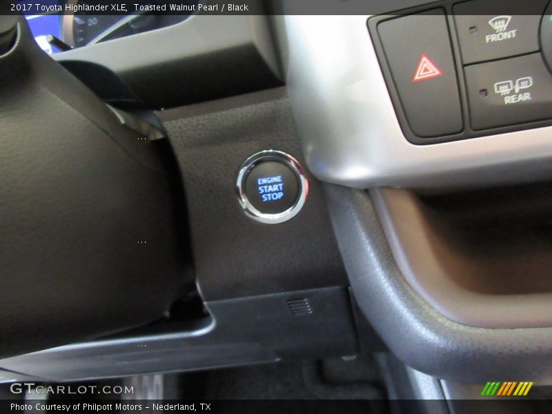 Toasted Walnut Pearl / Black 2017 Toyota Highlander XLE