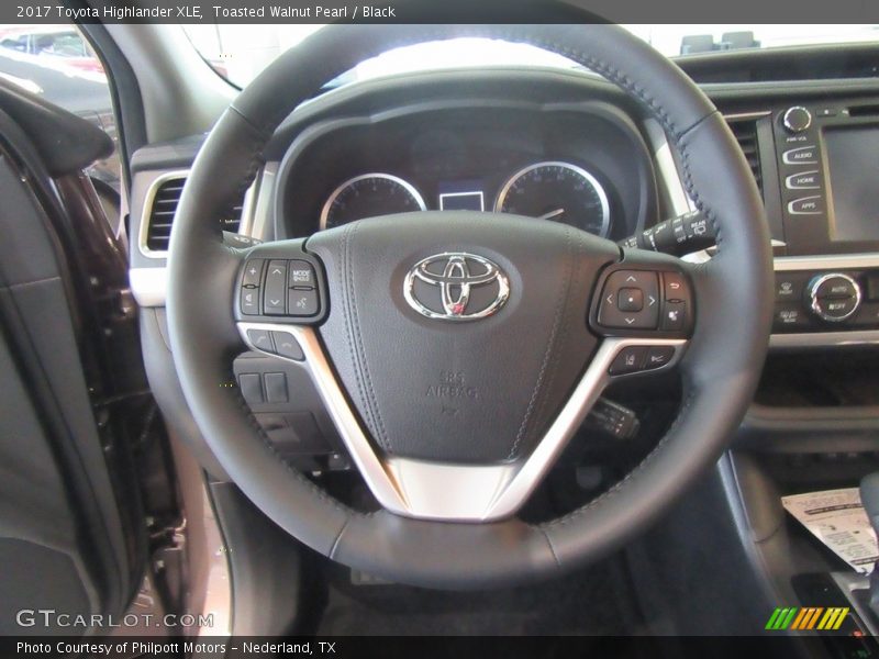 Toasted Walnut Pearl / Black 2017 Toyota Highlander XLE