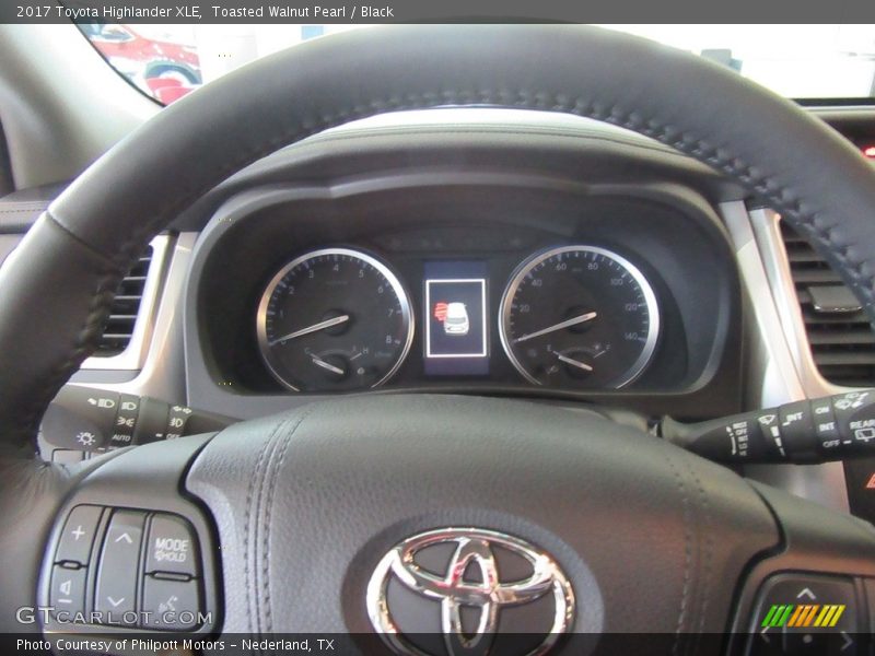 Toasted Walnut Pearl / Black 2017 Toyota Highlander XLE