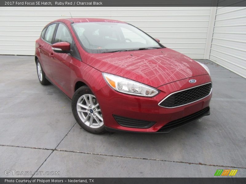Ruby Red / Charcoal Black 2017 Ford Focus SE Hatch