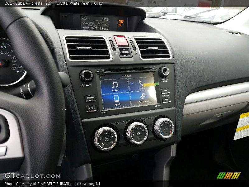 Crystal White Pearl / Gray 2017 Subaru Forester 2.5i