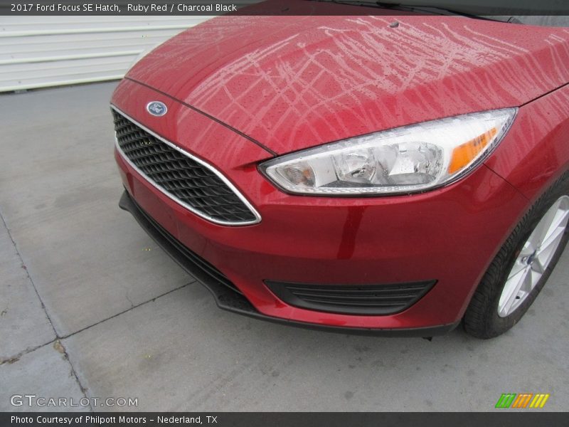 Ruby Red / Charcoal Black 2017 Ford Focus SE Hatch