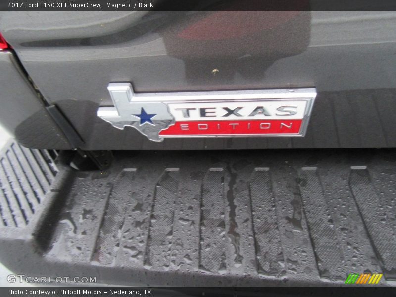 Magnetic / Black 2017 Ford F150 XLT SuperCrew