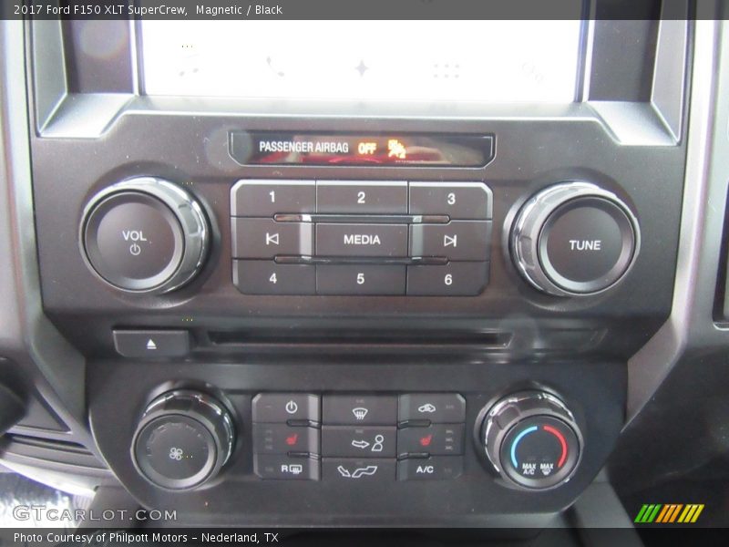 Magnetic / Black 2017 Ford F150 XLT SuperCrew