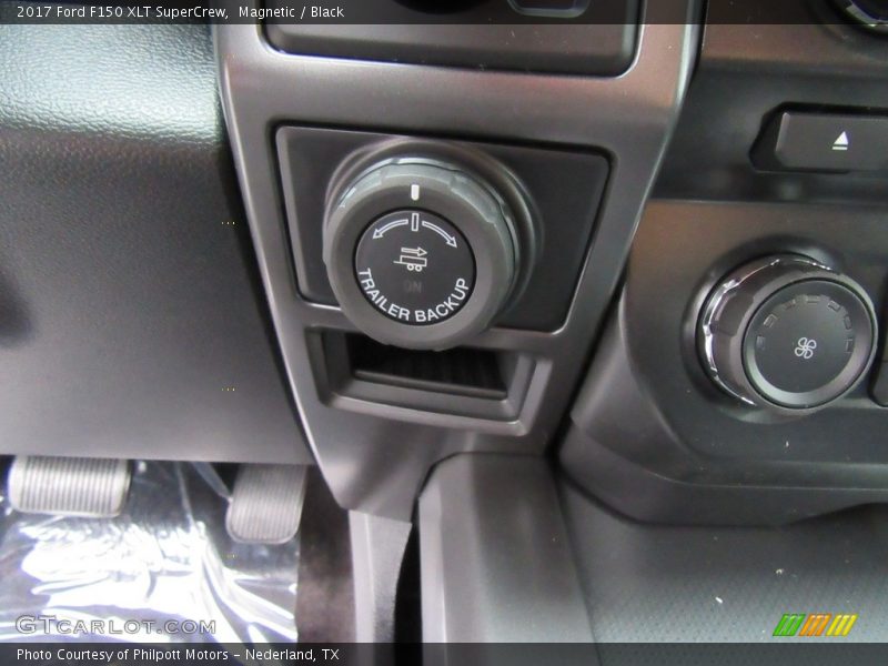 Magnetic / Black 2017 Ford F150 XLT SuperCrew