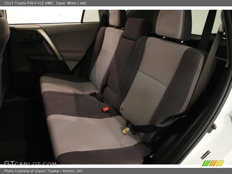 Super White / Ash 2013 Toyota RAV4 XLE AWD