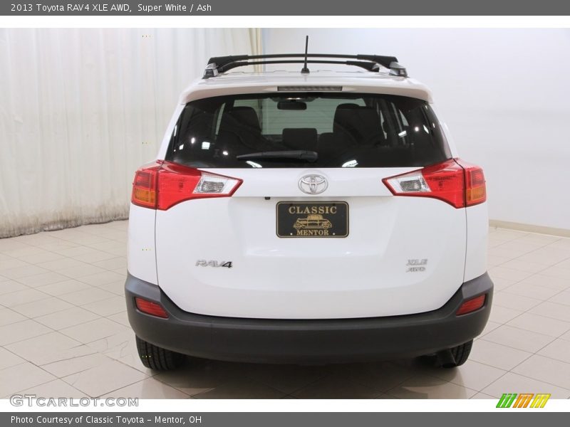 Super White / Ash 2013 Toyota RAV4 XLE AWD