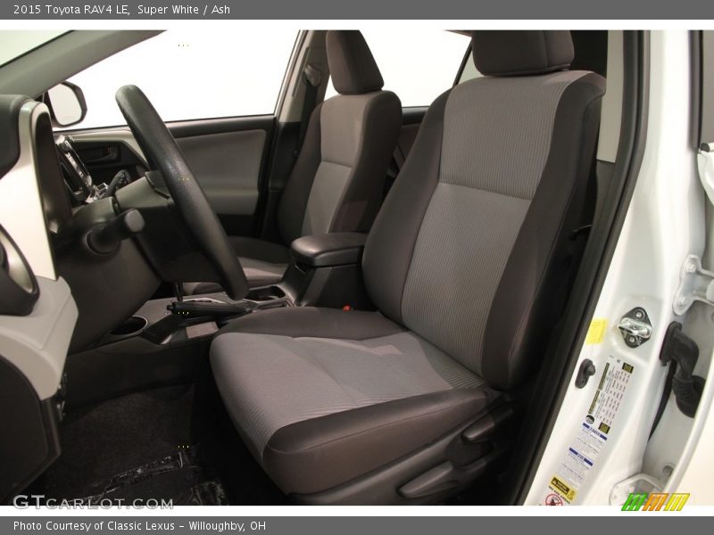Super White / Ash 2015 Toyota RAV4 LE