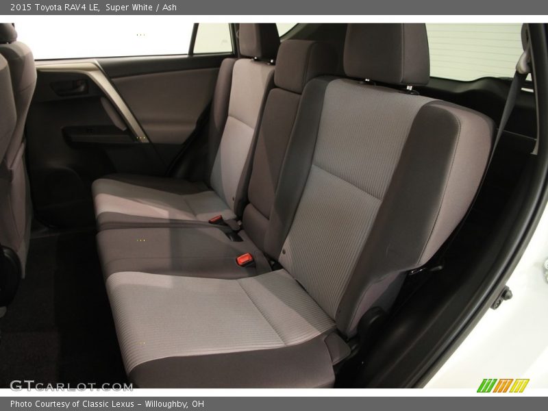 Super White / Ash 2015 Toyota RAV4 LE
