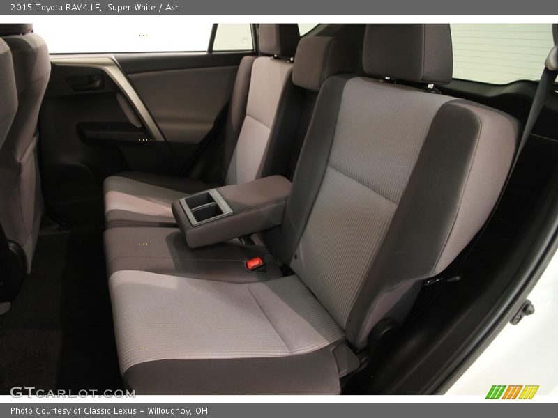 Super White / Ash 2015 Toyota RAV4 LE