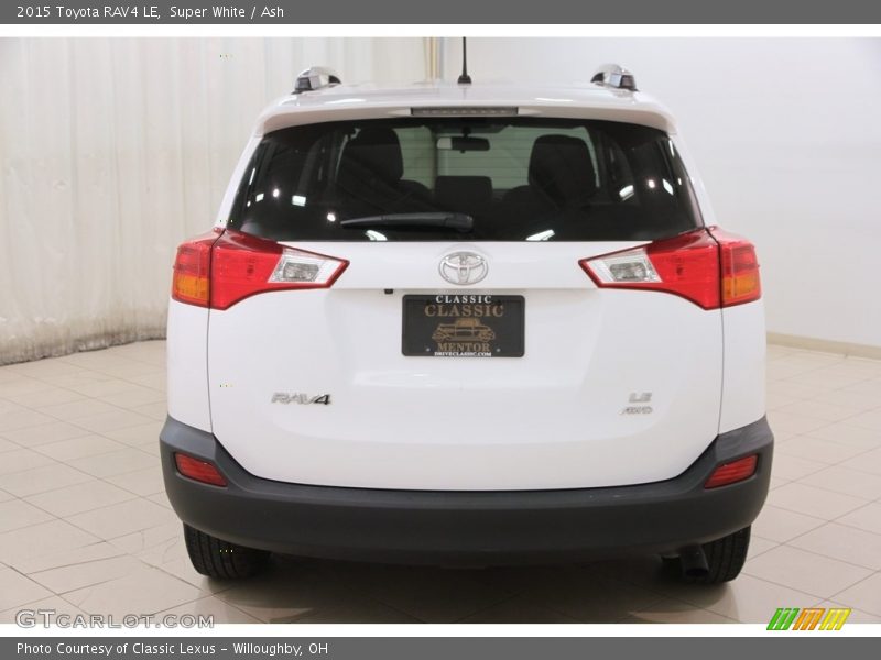 Super White / Ash 2015 Toyota RAV4 LE