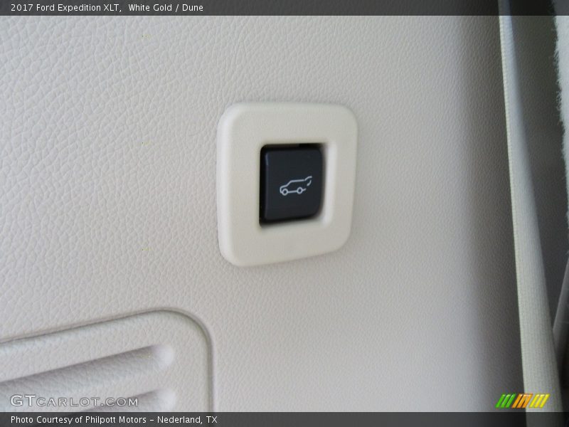 White Gold / Dune 2017 Ford Expedition XLT