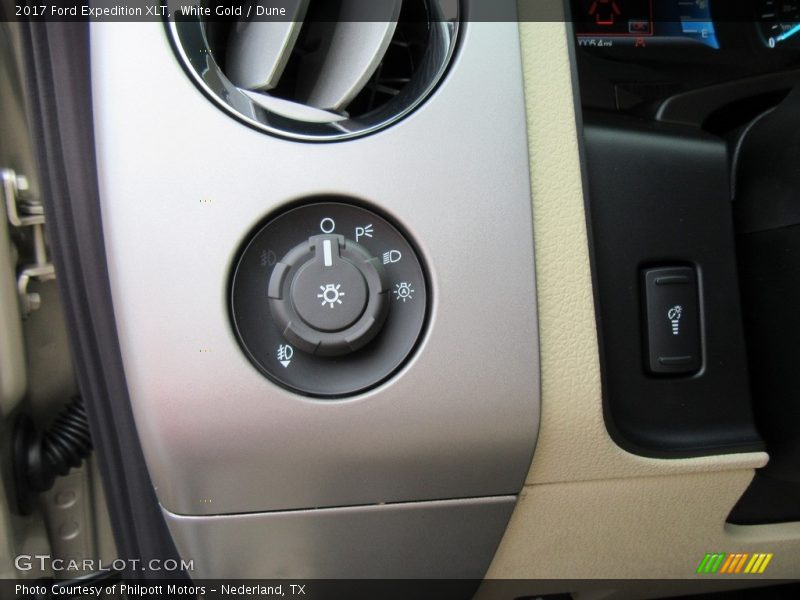 White Gold / Dune 2017 Ford Expedition XLT