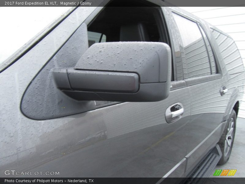 Magnetic / Ebony 2017 Ford Expedition EL XLT