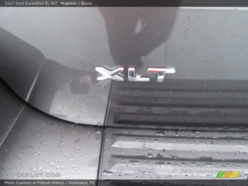 Magnetic / Ebony 2017 Ford Expedition EL XLT