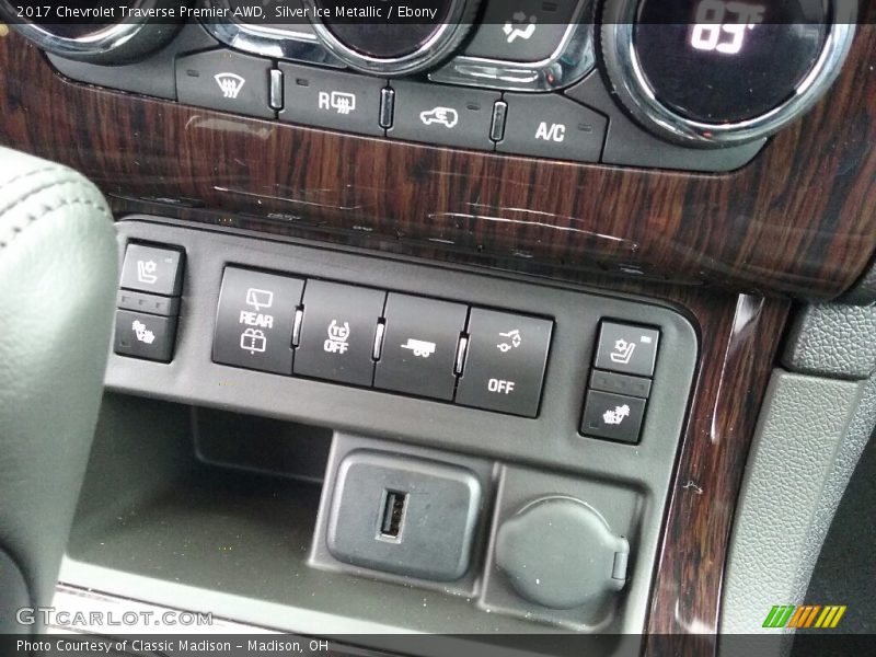 Silver Ice Metallic / Ebony 2017 Chevrolet Traverse Premier AWD