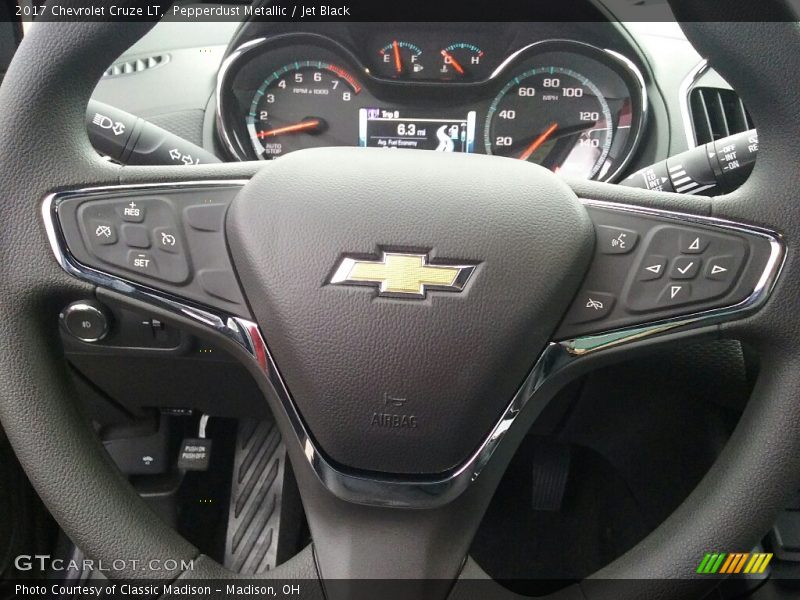 Pepperdust Metallic / Jet Black 2017 Chevrolet Cruze LT