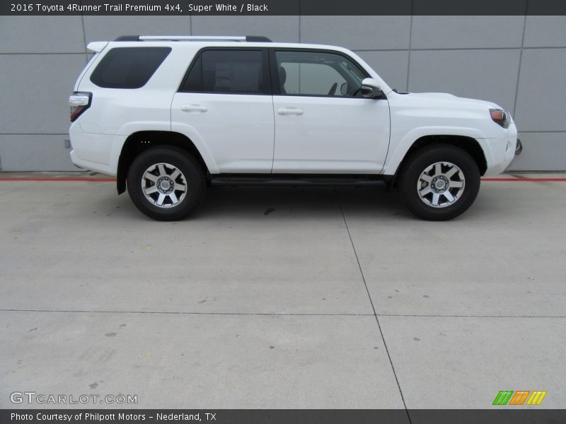 Super White / Black 2016 Toyota 4Runner Trail Premium 4x4