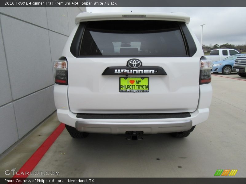 Super White / Black 2016 Toyota 4Runner Trail Premium 4x4