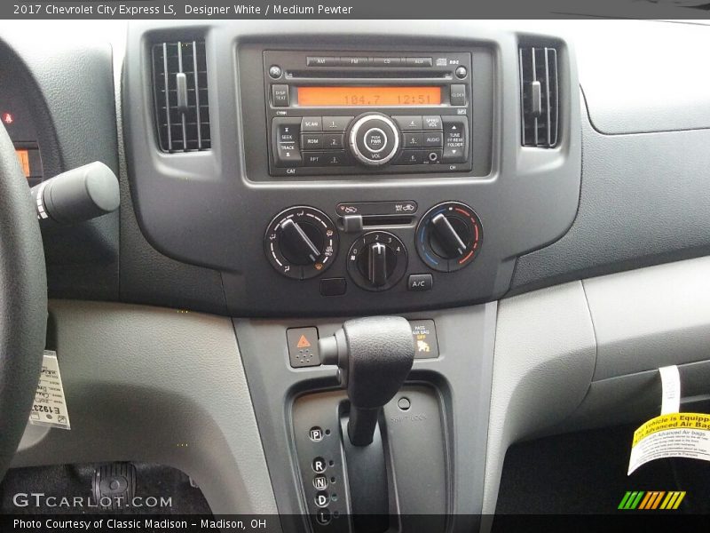 Designer White / Medium Pewter 2017 Chevrolet City Express LS