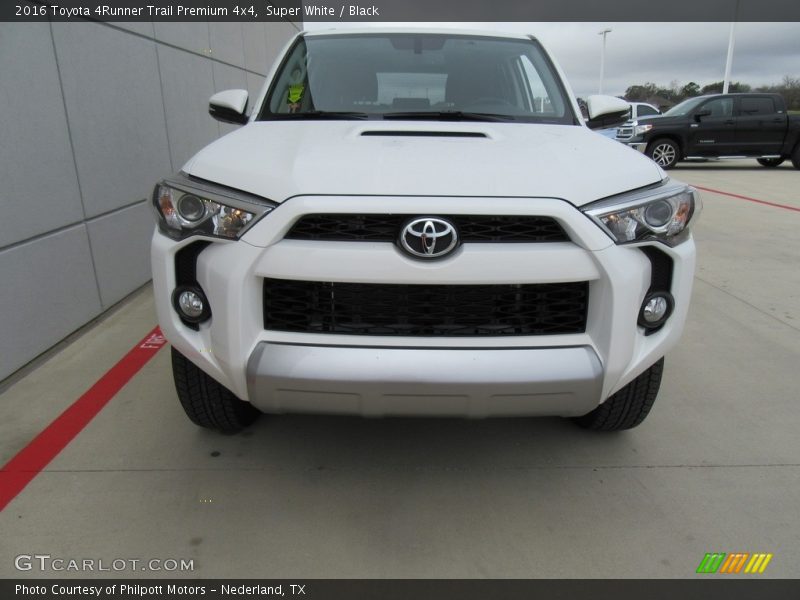 Super White / Black 2016 Toyota 4Runner Trail Premium 4x4