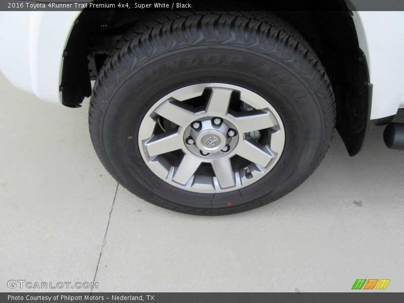 Super White / Black 2016 Toyota 4Runner Trail Premium 4x4