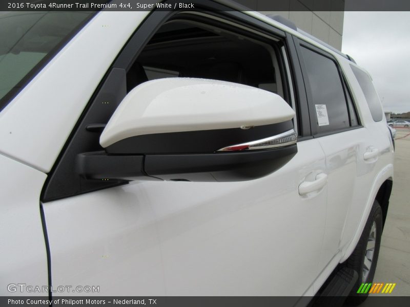 Super White / Black 2016 Toyota 4Runner Trail Premium 4x4
