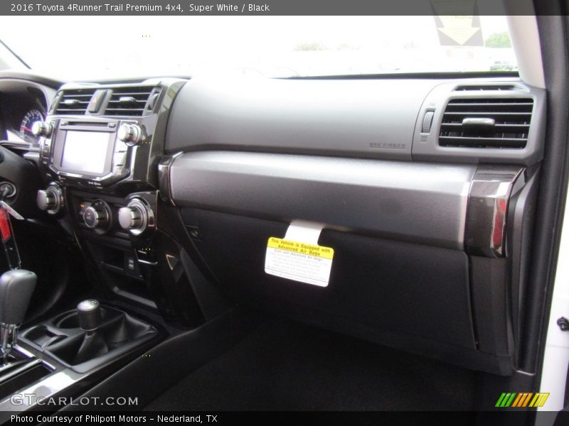 Super White / Black 2016 Toyota 4Runner Trail Premium 4x4