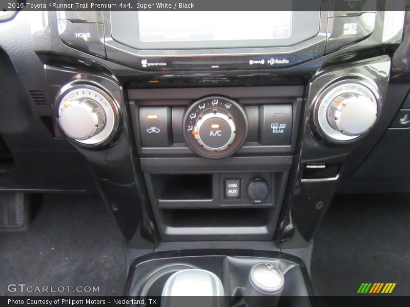 Super White / Black 2016 Toyota 4Runner Trail Premium 4x4