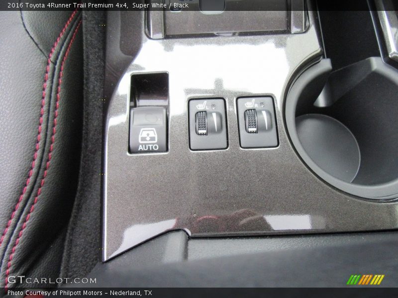 Super White / Black 2016 Toyota 4Runner Trail Premium 4x4