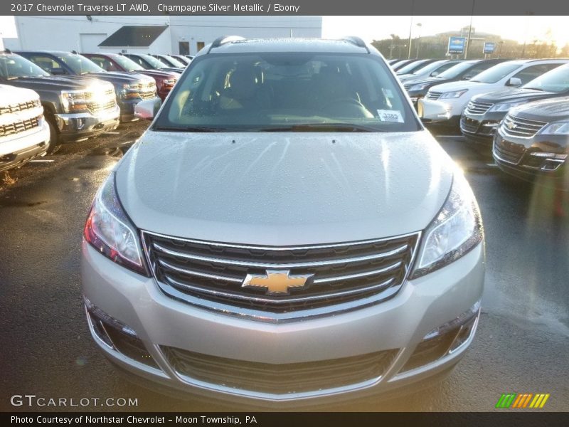 Champagne Silver Metallic / Ebony 2017 Chevrolet Traverse LT AWD