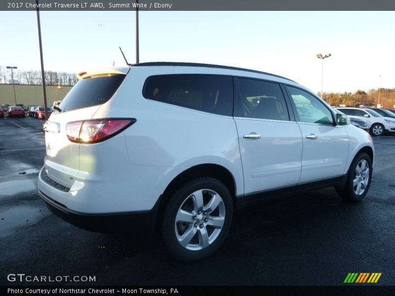 Summit White / Ebony 2017 Chevrolet Traverse LT AWD
