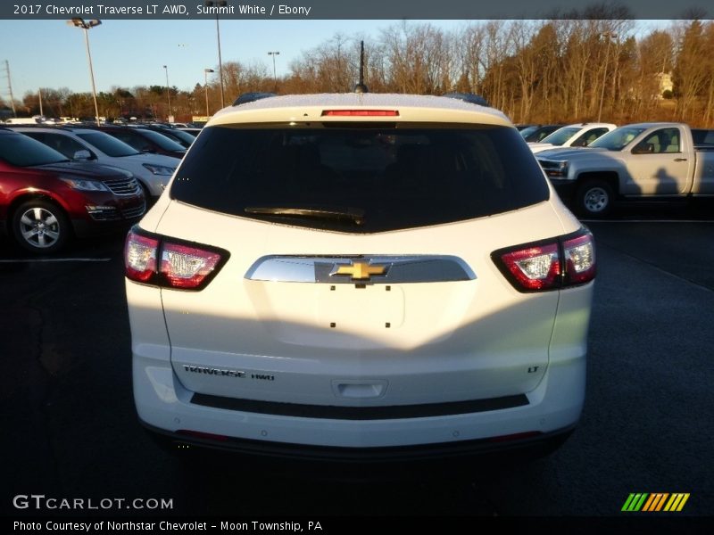 Summit White / Ebony 2017 Chevrolet Traverse LT AWD