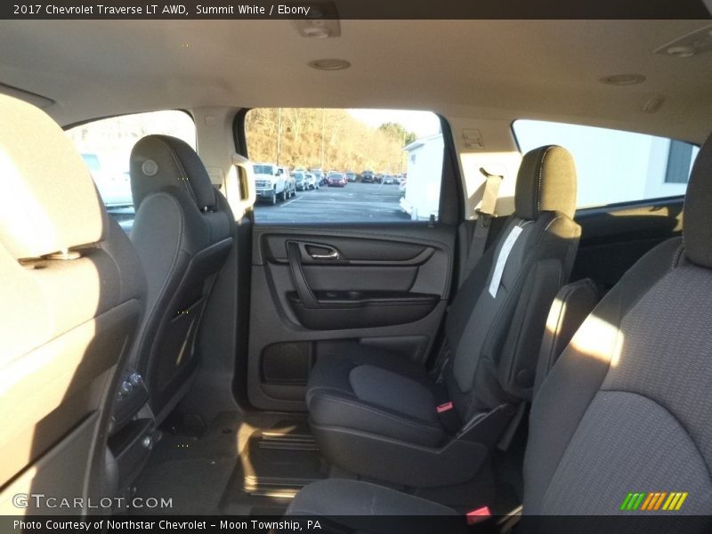 Summit White / Ebony 2017 Chevrolet Traverse LT AWD