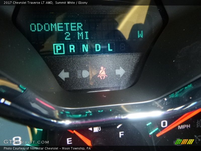 Summit White / Ebony 2017 Chevrolet Traverse LT AWD