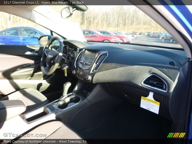 Kinetic Blue Metallic / Jet Black 2017 Chevrolet Cruze LT