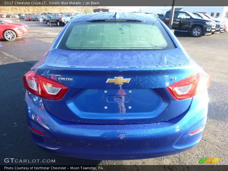 Kinetic Blue Metallic / Jet Black 2017 Chevrolet Cruze LT