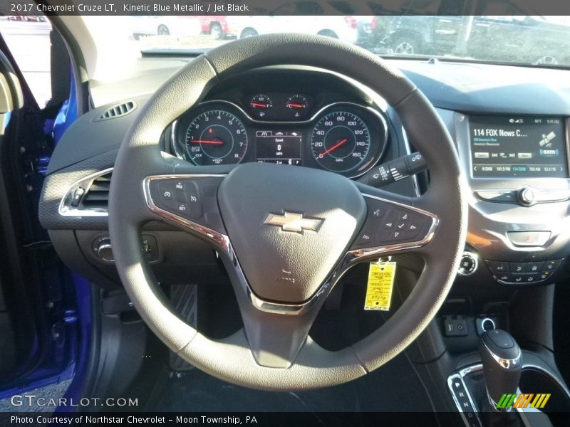 Kinetic Blue Metallic / Jet Black 2017 Chevrolet Cruze LT