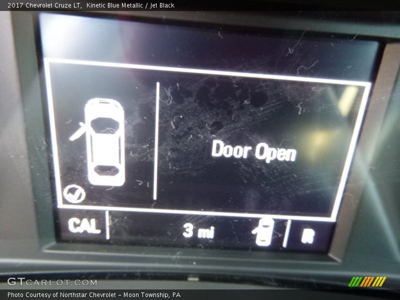 Kinetic Blue Metallic / Jet Black 2017 Chevrolet Cruze LT
