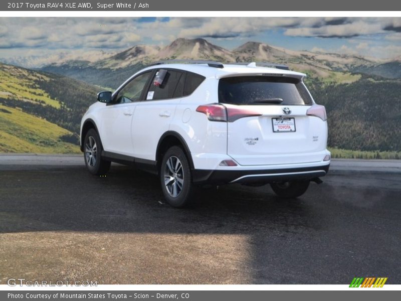 Super White / Ash 2017 Toyota RAV4 XLE AWD
