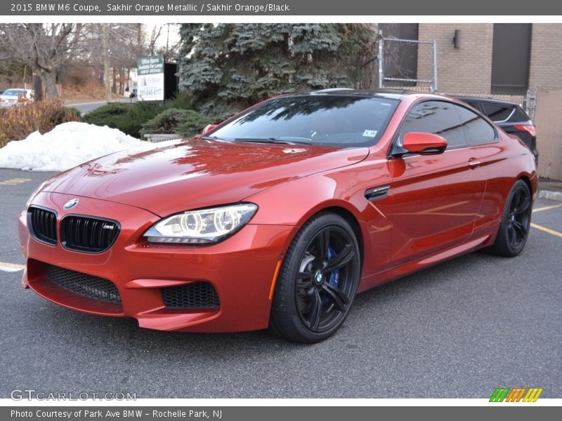 Front 3/4 View of 2015 M6 Coupe