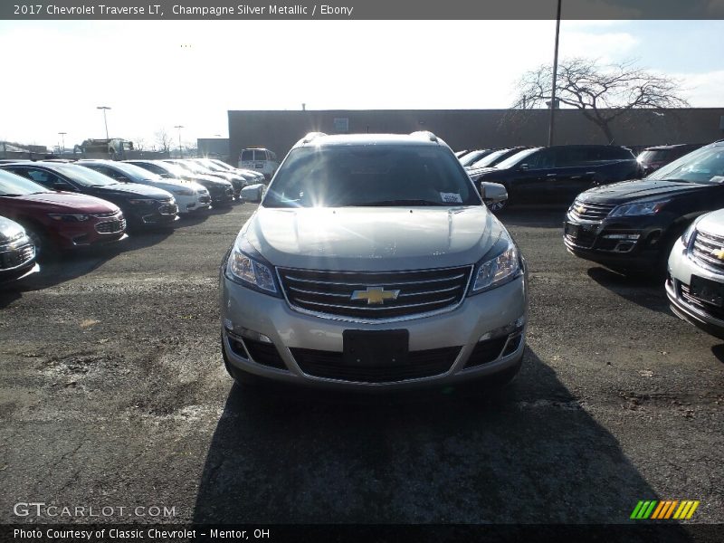 Champagne Silver Metallic / Ebony 2017 Chevrolet Traverse LT