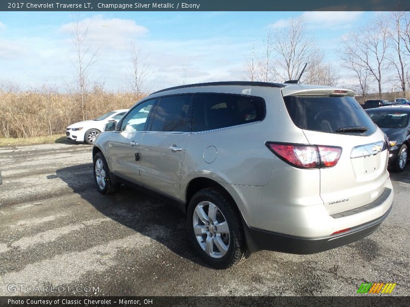Champagne Silver Metallic / Ebony 2017 Chevrolet Traverse LT