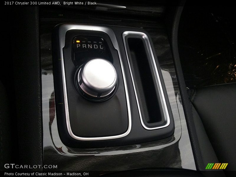 Bright White / Black 2017 Chrysler 300 Limited AWD