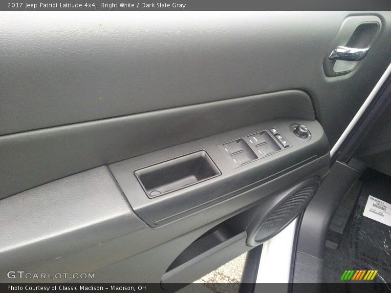 Bright White / Dark Slate Gray 2017 Jeep Patriot Latitude 4x4