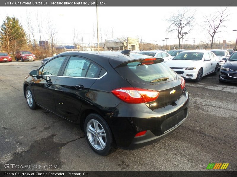 Mosaic Black Metallic / Jet Black 2017 Chevrolet Cruze LT