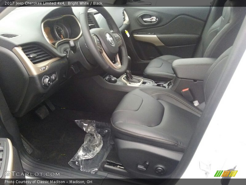 Bright White / Black 2017 Jeep Cherokee Limited 4x4